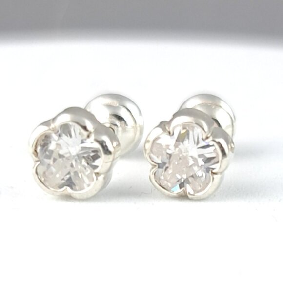 .950 Peruvian Sterling Silver CZ Flower Studs - Picture 5 of 5
